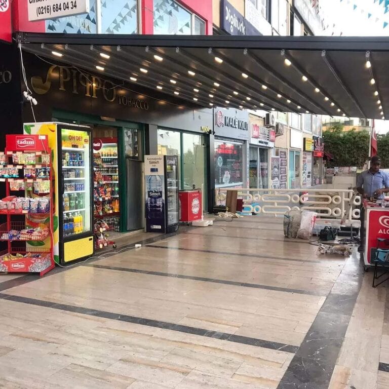 Terasa protejata tot anul cu acoperis retractabil Ambient Plast