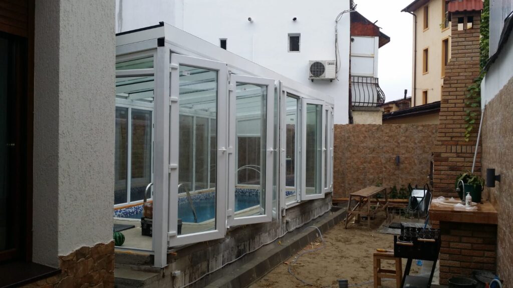 Usa culisanta sticla exterior