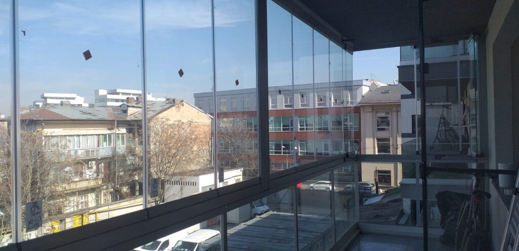 Balcon sticla pret