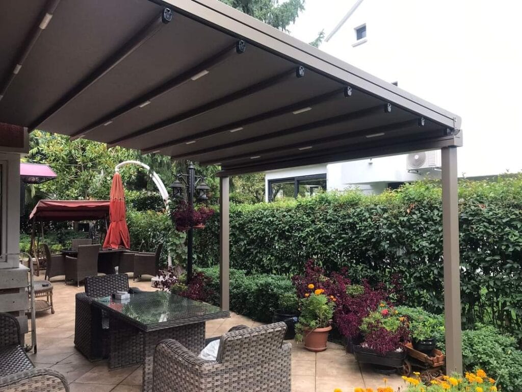Pergola terasa retractabila